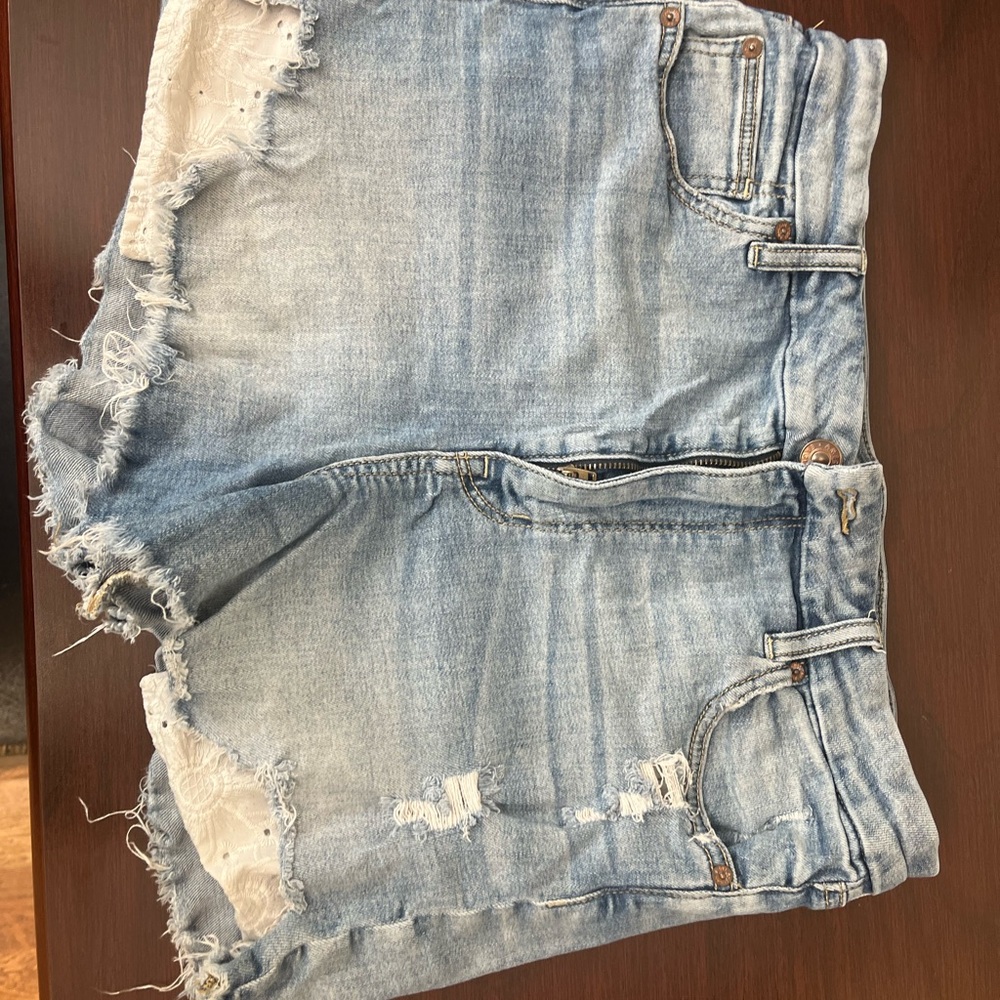 American Eagle 🦅 Denim Distressed Women's Shorts